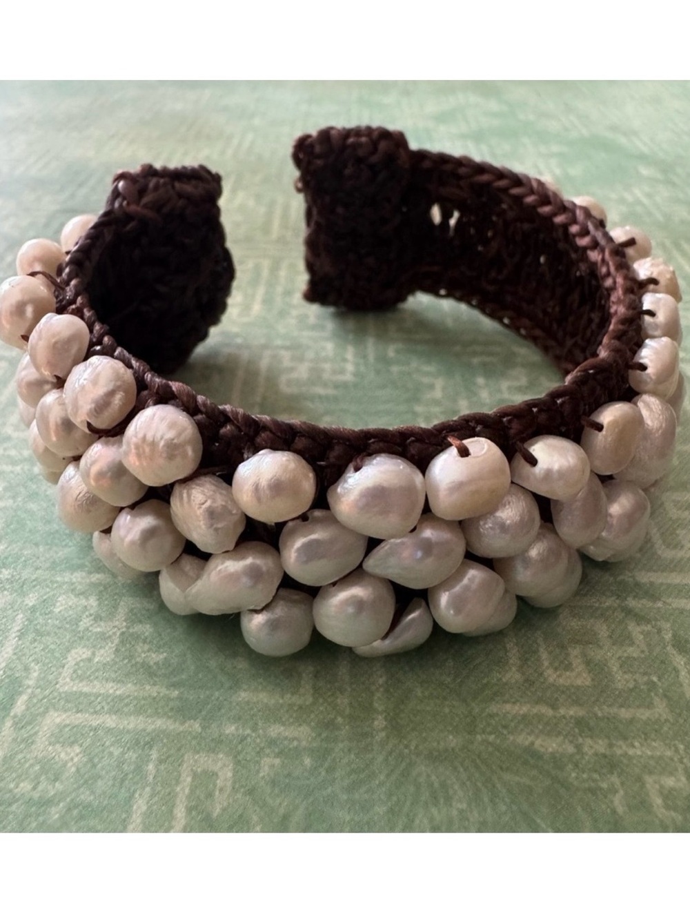 VINTAGE CULTURED PEARLS CUFF BRACELET - Picture 4 of 10